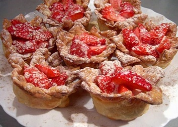 Тарталетки с клубникой и сливочным сыром