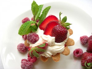 Tartlets with strawberry puff pastry