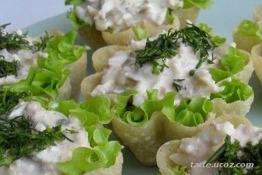 Тарталетки с салатом из кальмара